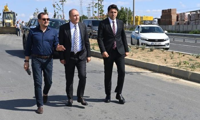 BAŞKAN CÜNEYT YÜKSEL ÜST GEÇİT İÇİN DÜĞMEYE BASTI
