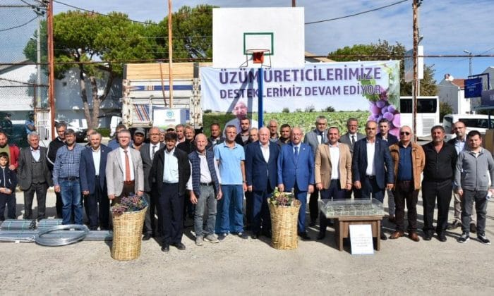 BÜYÜKŞEHİR BELEDİYESİNDEN ÜZÜM ÜRETİCİLERİNE DESTEK