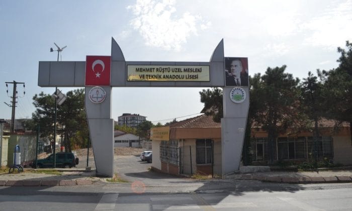 CHP’Lİ YÜCEER, “2020’DE YIKTIKLARI OKULU 2024’TE TAMAMLAYACAKLAR!”
