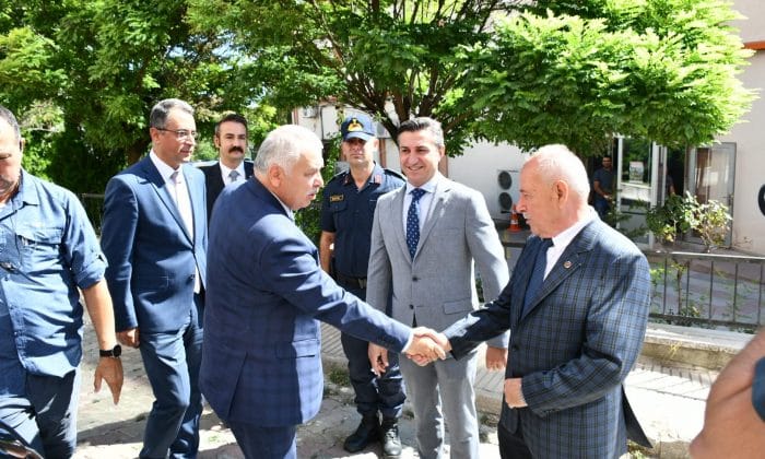 Vali Aziz Yıldırım Muhtarlar Derneği’ni Ziyaret Etti