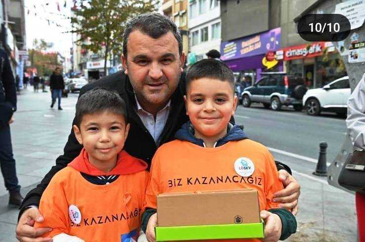 SAFİYE OSMAN ÇELİKER ÖĞRENCİLERİ LÖSEMİLİ ÇOCUKLARI UNUTMADILAR