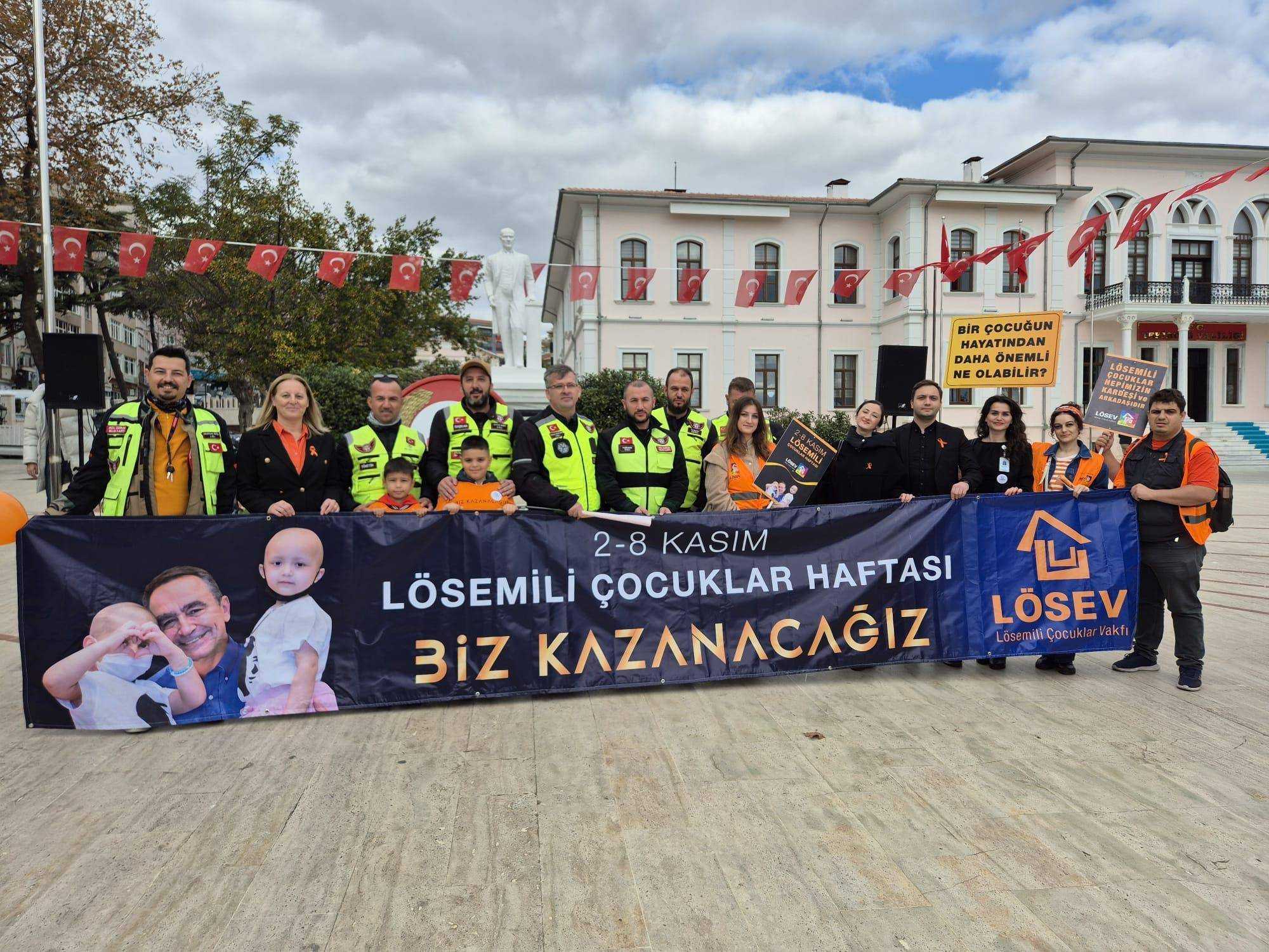 SAFİYE OSMAN ÇELİKER ÖĞRENCİLERİ LÖSEMİLİ ÇOCUKLARI UNUTMADILAR